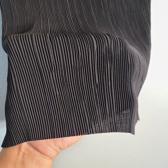 Bailey 44 Black Pleated Crepe Tank - 8 - Picture 2 of 6